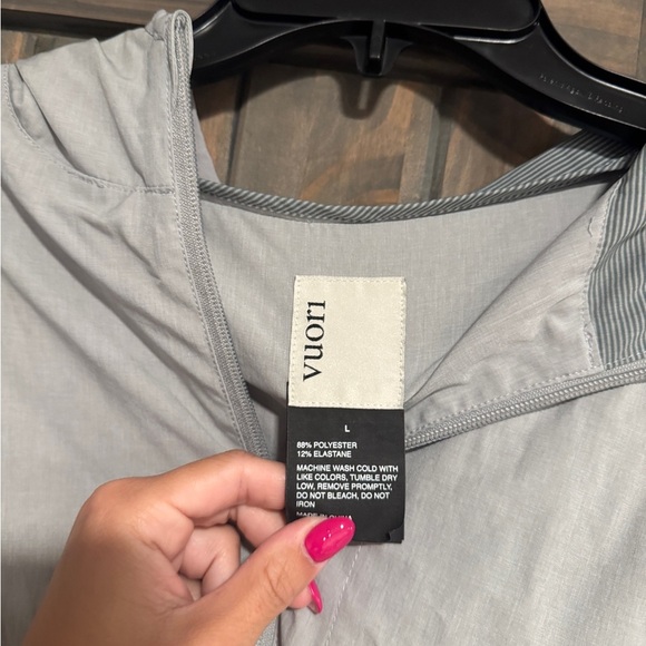 VUORI Outdoor Trainer Shell Jacket L - Picture 7 of 7
